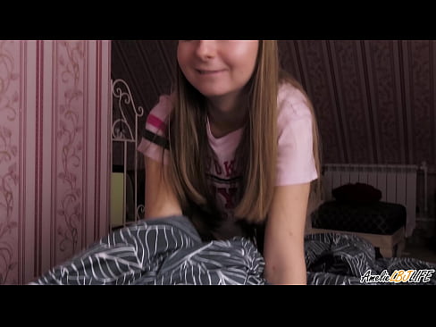 ❤️ Blondie duboko siše svoju drugu prijateljicu i dobiva spermu u usta ❤️❌ Porno video kod nas ❌❤